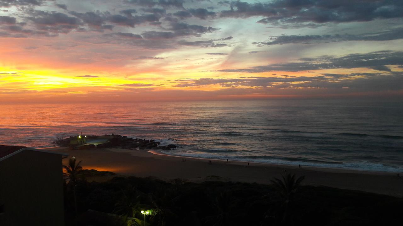 Appartement Silver Dolphin Holidays à Amanzimtoti Extérieur photo